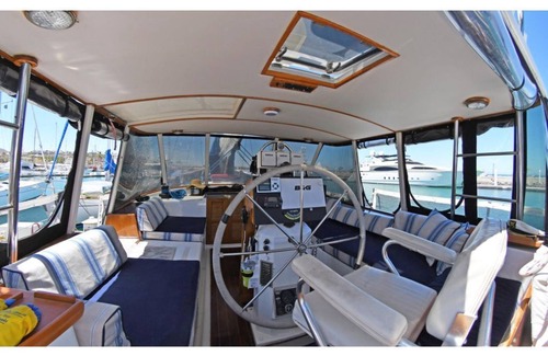 La Paz Boat Rental | Elegant 72-Foot Yacht: Explore the Sea of Cortez in Style