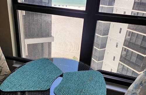 South Island Condo | Updated Island Winds Condo with Ocean View & Pool Access