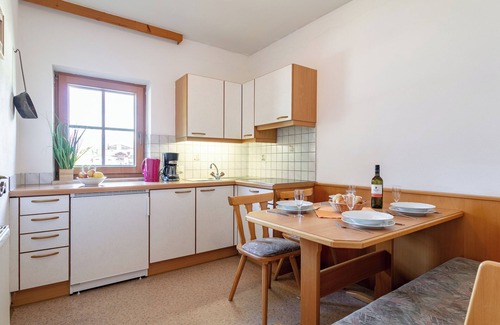 Reith im Alpbachtal Apartment | Cozy Apartment Steps from Ski Bus with Breakfast Included