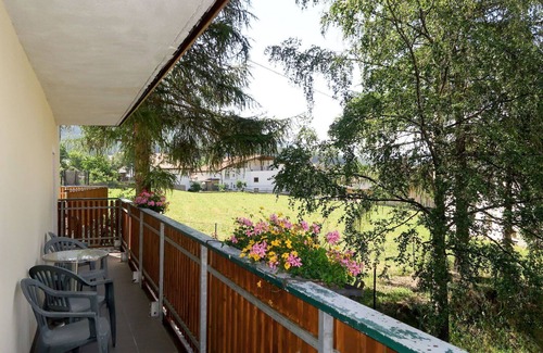 St. Valentin auf der Haide Apartment | Spacious Apartment for 6 with Lake View and Wifi