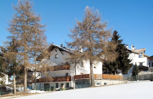 St. Valentin auf der Haide Apartment | Spacious Apartment for 6 with Lake View and Wifi