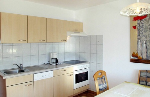 St. Valentin auf der Haide Apartment | Cozy Apartment for 4 with Lake View and Pet-Friendly Amenities