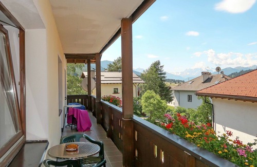St. Valentin auf der Haide Apartment | Cozy Apartment for 4 with Lake View and Pet-Friendly Amenities