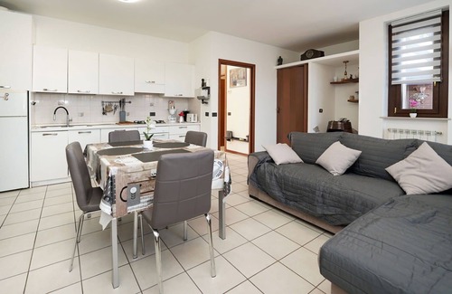 Porto Valtravaglia Apartment | Beautiful apartment for 4 people with WIFI, TV, patio and parking