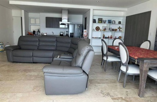 Costa Azul Apartment | Inviting Sea View Apartment with Pool in Acapulco