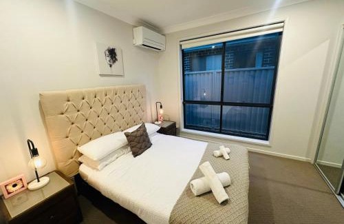 Austral House | Cozy Air Austral with Ocean View & Spa Amenities Await You
