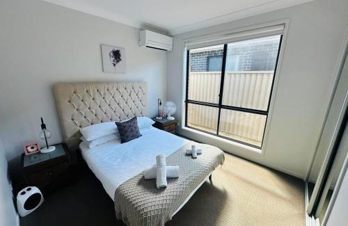 Austral House | Cozy Air Austral with Ocean View & Spa Amenities Await You