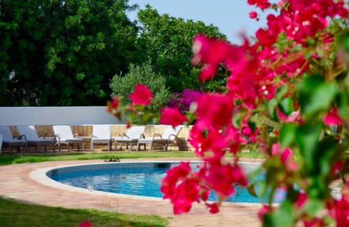 Pata de Cima Villa | Inviting Algarve Villa with Private Pool & Outdoor Kitchen