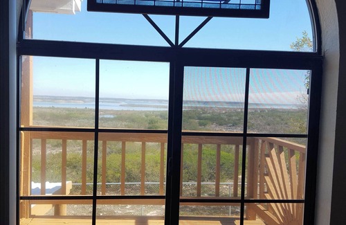 Amistad National Recreational Area House | Scenic Amistad Lake Home: Ideal for Families & Anglers!
