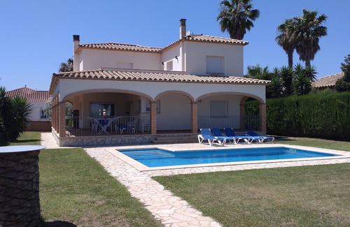 Sant Pere Pescador Villa | Elegant Villa with Private Pool on Costa Brava