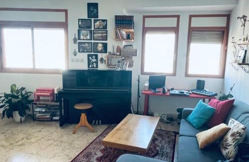 Ramat Gan Apartment | Beautiful and Central but QUIET