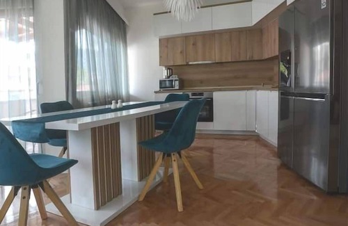 Sarajevo House | Cozy Apartment in Sarajevo with Breakfast & Family Amenities