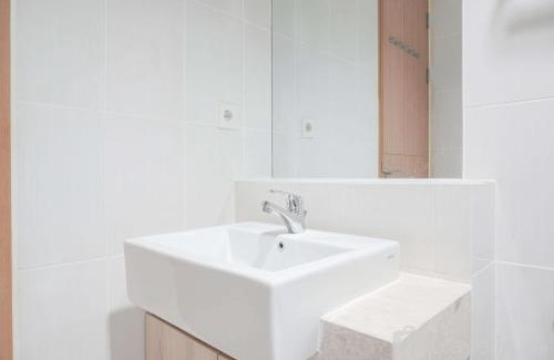 Mampang Prapatan Apartment | Cozy 2BR Samara Suites Apartment with Pool Access