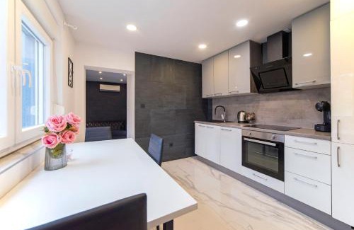Novi Zagreb Apartment | Cozy Apartment Retreat - Guest Rated 9.5/10