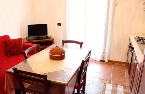 Torretta Apartment | Serene Countryside Retreat with Ocean View Near the Sea