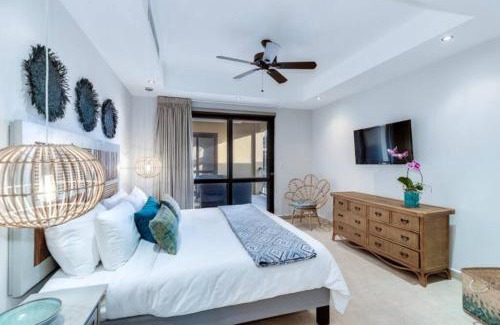 Barrio Los Villalobos Apartment | Enchanting Oceanfront Beach Getaway with Pool Access
