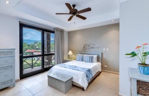 Barrio Los Villalobos Apartment | Enchanting Oceanfront Beach Getaway with Pool Access