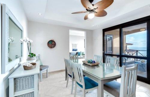 Barrio Los Villalobos Apartment | Enchanting Oceanfront Beach Getaway with Pool Access