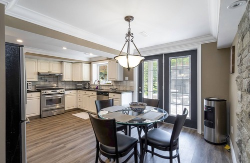 Wasaga Beach House | Modern Two Bedroom Home Steps from the Beach