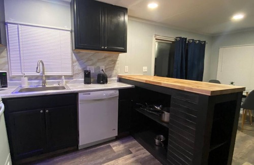 Buena Vista House | Modern 2-Bedroom Retreat near Biking & Hiking Trails