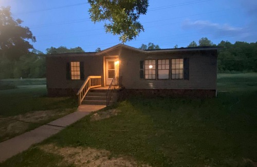 Buena Vista House | Modern 2-Bedroom Retreat near Biking & Hiking Trails