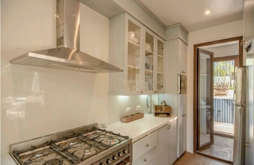 Cachagua Ski Chalet | Discover Toscana House: Poolside Retreat in Cachagua