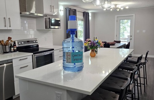 Saint Ambroise Cottage | Lakefront Retreat: Top-Rated Cottage on Lake Manitoba