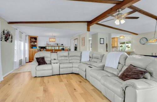 New Braunfels House | Beautiful and Relaxing Lakefront Getaway