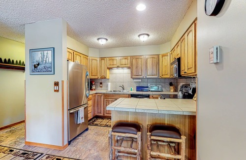 Warrior's Mark Condo | Secluded Mountain Retreat with Spa and Hot Tub Access