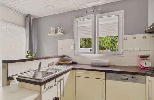 Saint-Reverend Ski Chalet | Beautiful and spacious quiet house for 8 people
