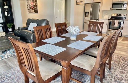 South Jordan House | Inviting Mather in Law Apartment with Spa and Breakfast