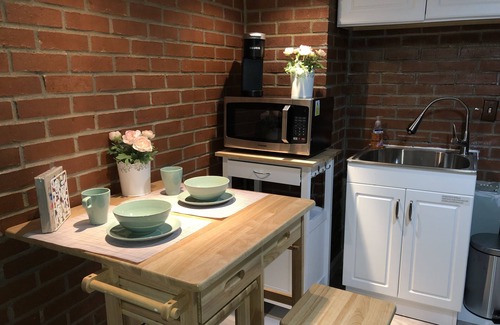 Bergenfield Apartment | Tranquil House for Families in a Peaceful Neighborhood