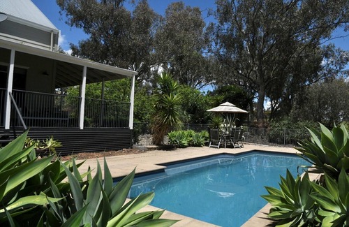Loomberah House | Family Friendly Country Escape with Pool & 10/10 Guest Rating