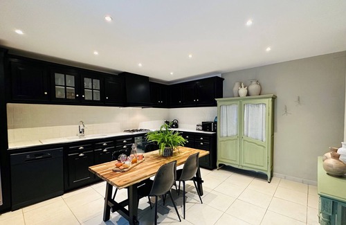 Pouzolles House | Characterful 6-Bed Home with Private Heated Pool & Ocean View