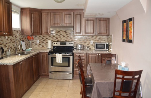 Caledon House | Inviting Two-Bedroom Basement Apartment with Breakfast Included
