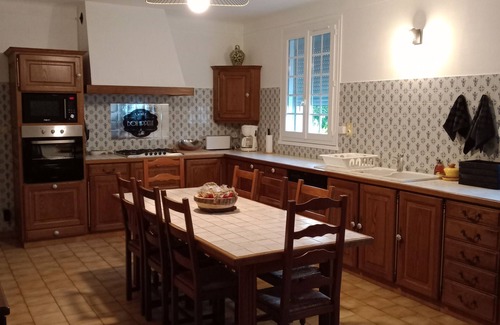 Ibos Cottage | Tranquil Country Residence with Spa and Pet-Friendly Options