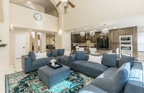 Round Rock House | Spacious 6-Bed Home with Kitchen for ACL Ready Guests