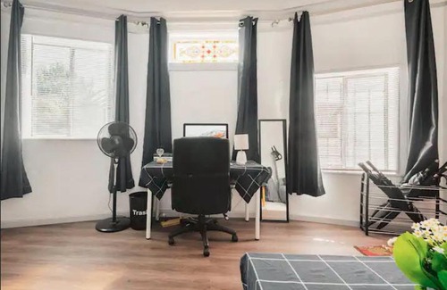 Hoover - Foster House | Convenient Workspace and Parking with Family-Friendly Perks