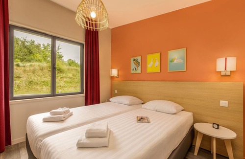 Chaumont-sur-Tharonne House | Cozy Villa Apartment with Pool, Hot Tub & Free WiFi
