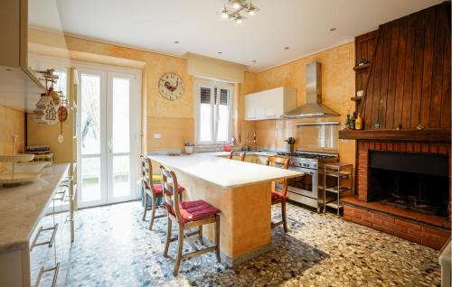 Corsanico Apartment | Pet-Friendly 2 Bedroom Apartment in Corsanico