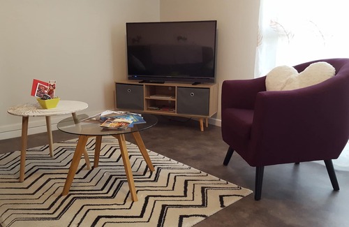 Luxeuil-les-Bains Apartment | Serene F2 Apartment: Ideal Retreat with Pool & Lake Views