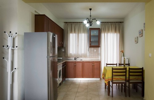 Kalyves Polygyrou Apartment | Cozy Apartment Steps from the Sea with Breakfast Included