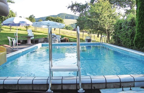 Steinach Apartment | Inviting 2 Bedroom Retreat in Welschensteinach with Spa
