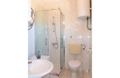 Sveti Vid Dobrinjski Apartment | Cozy Retreat for 2 with Pool, A/C, and Ocean Views
