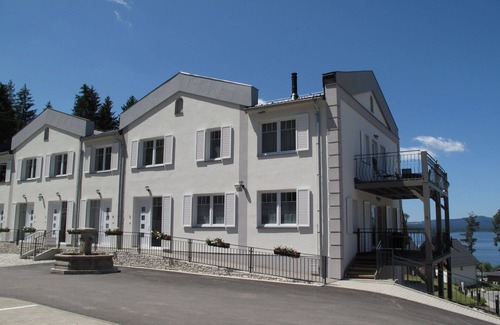 Lojzova Paseka Apartment | Cozy Apartment with Hot Tub, WIFI and Pet-Friendly Stay