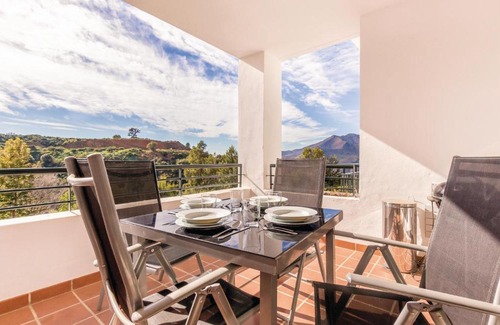 Alhaurin el Grande Apartment | Inviting 2-Bedroom Apartment with Pool in Alhaurin el Grande