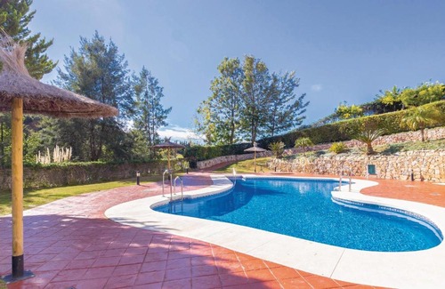 Alhaurin el Grande Apartment | Inviting 2-Bedroom Apartment with Pool in Alhaurin el Grande