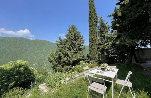 Prela Apartment | Cozy Apartment for 6 with Ocean View, Terrace & Free WIFI
