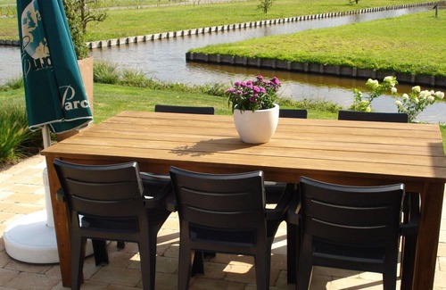 West-Graftdijk House | Beautiful apartment in villa for 6 guests with WIFI, TV, terrace and parking