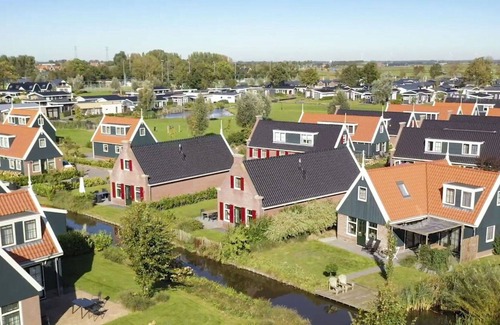 West-Graftdijk House | Beautiful apartment in villa for 6 guests with WIFI, TV, terrace and parking